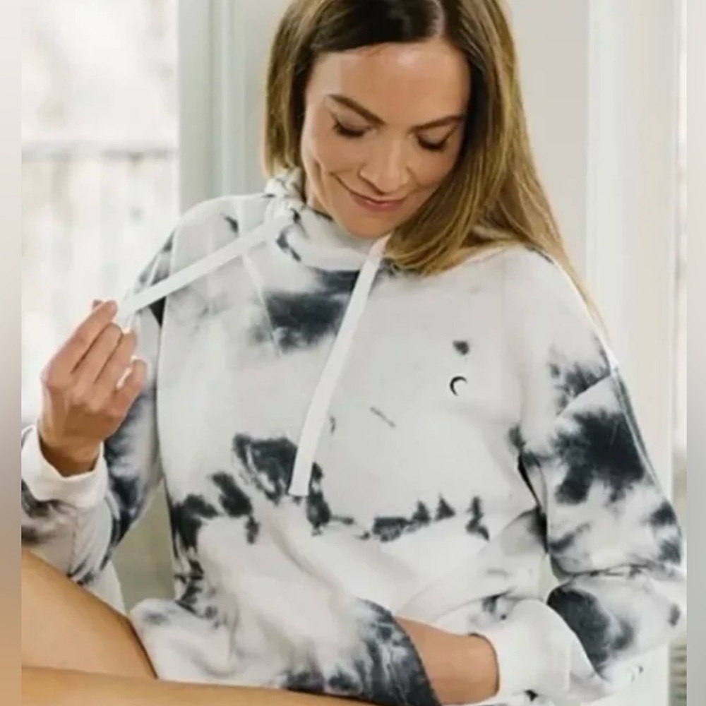 ZYIA White Tie Dye Waffle Knit Hendrix Pullover Thermal Hoodie Sz M Black White